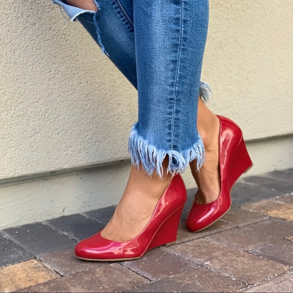 NIB Ruby Red Patent Classic Slim Wedge Pump - Picture 8 of 8